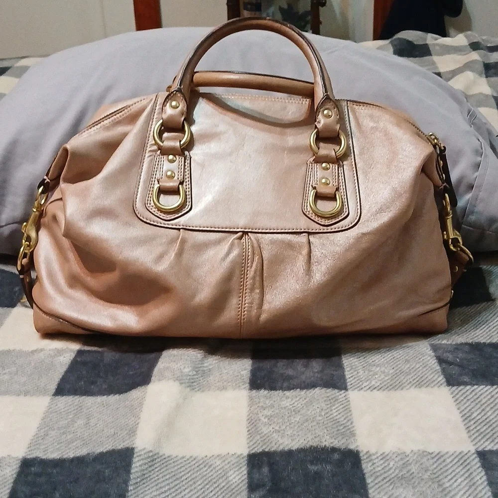 Coach - Picture 2 of 14